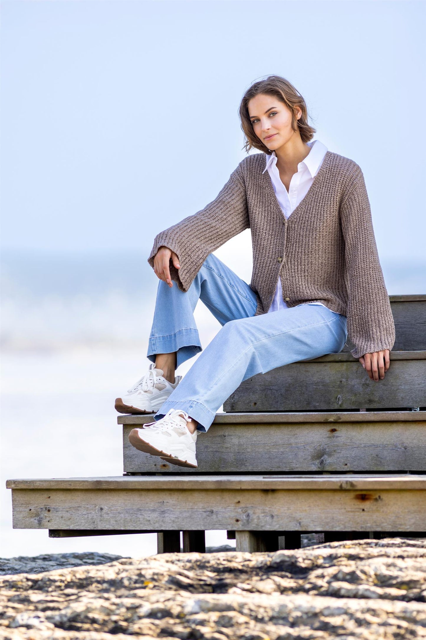 Bootcut damejeans med lommer – Lys blå | LØVIA