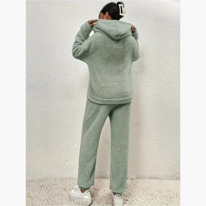 2-delt lounge-damesett i mykt materiale – varm og komfortabel | LØVIA