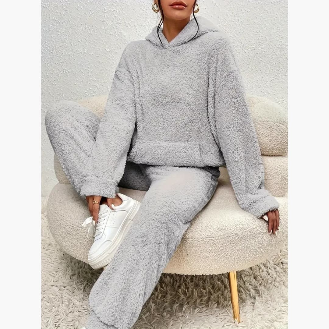 2-delt lounge-damesett i mykt materiale – varm og komfortabel | LØVIA