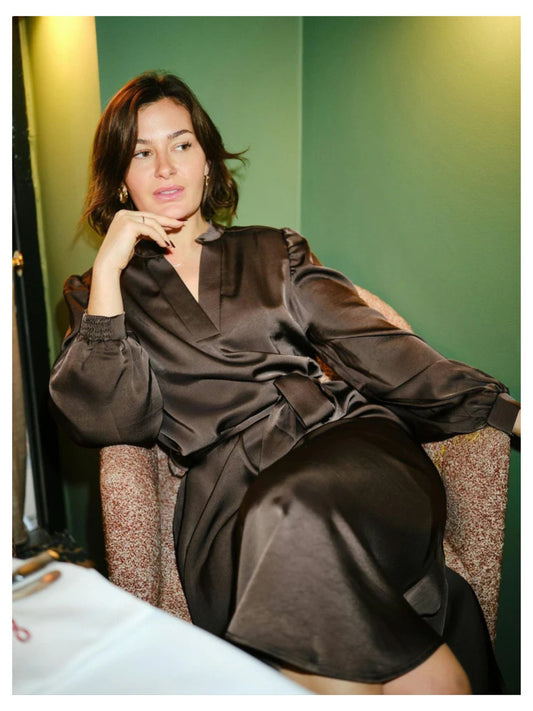 Rolana Satengkjole i Mørk Brun