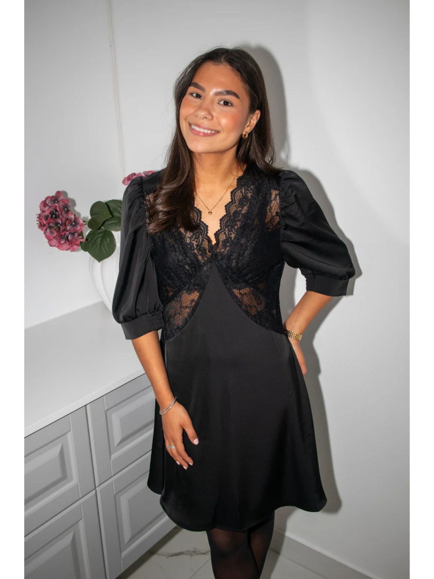 Alfia Blondekjole i Svart