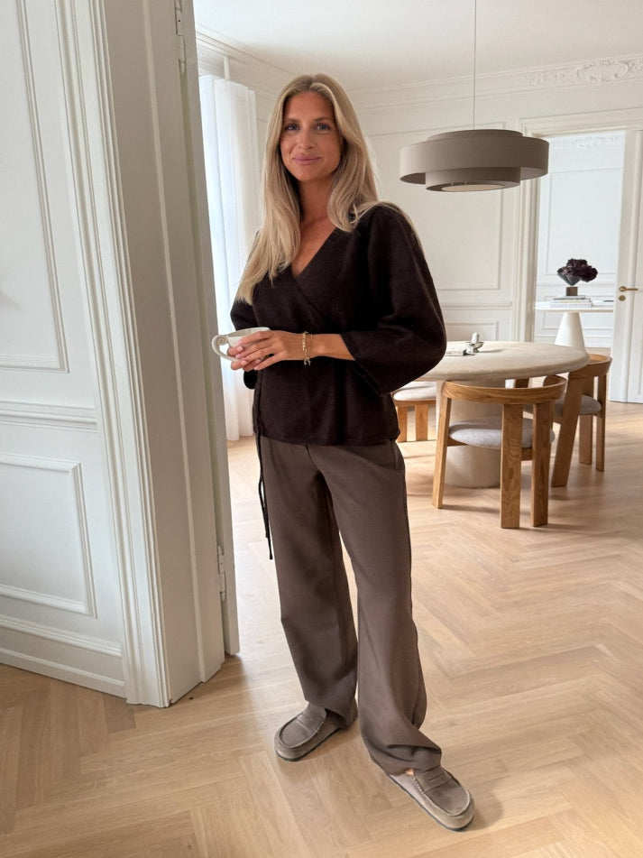 Anne omslags­cardigan – Mørk brun