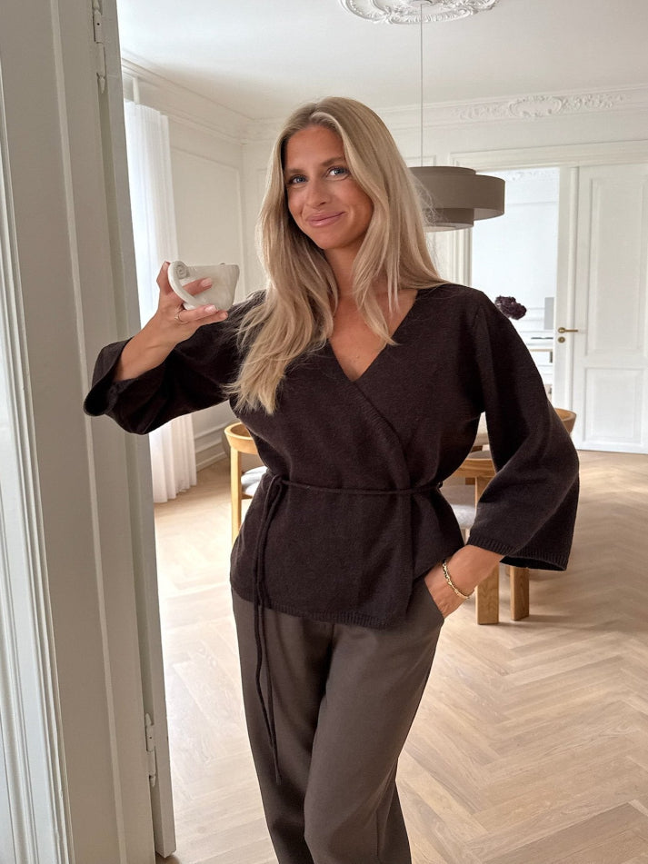 Anne omslags­cardigan – Mørk brun