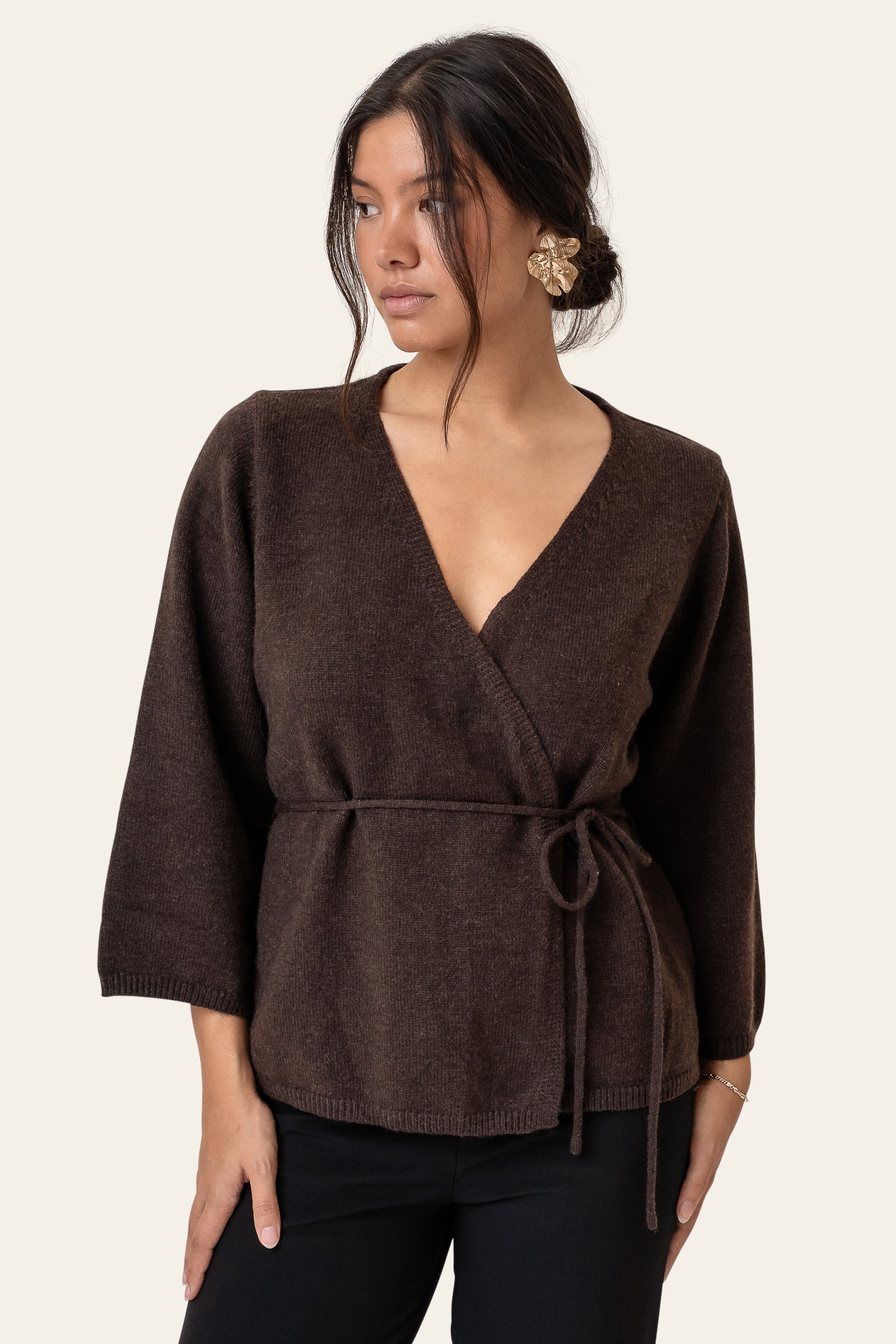 Anne omslags­cardigan – Mørk brun