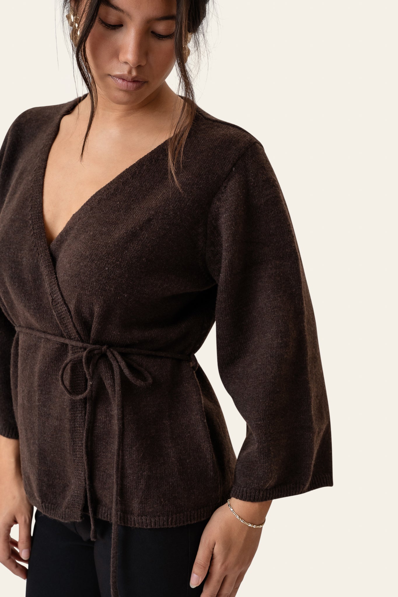 Anne omslags­cardigan – Mørk brun