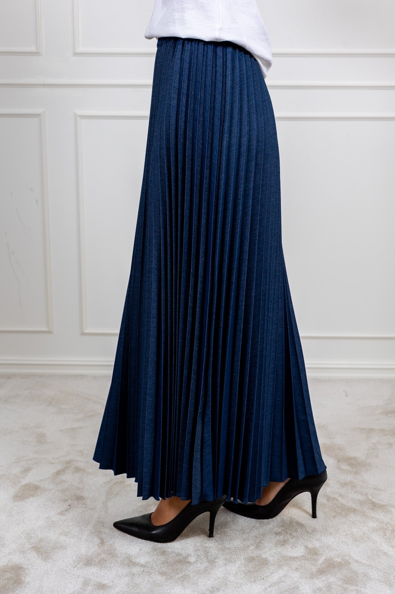 Cherriew Plisséskjørt i Mørk Denim